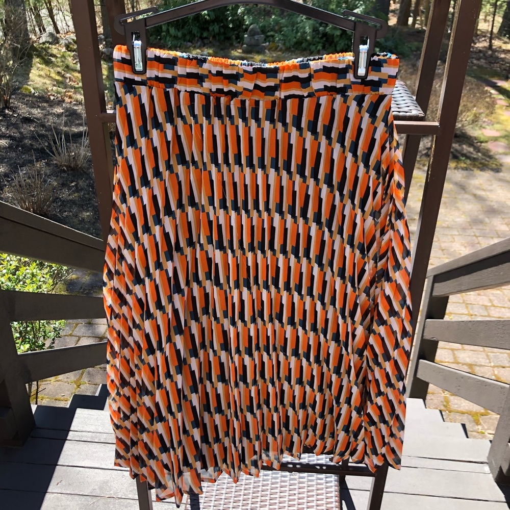 Accordion pleated skirt